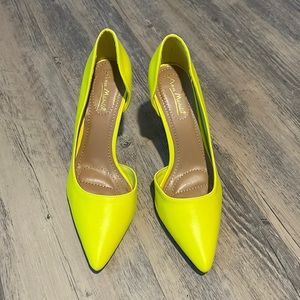 Bright yellow heels - great condition just too big